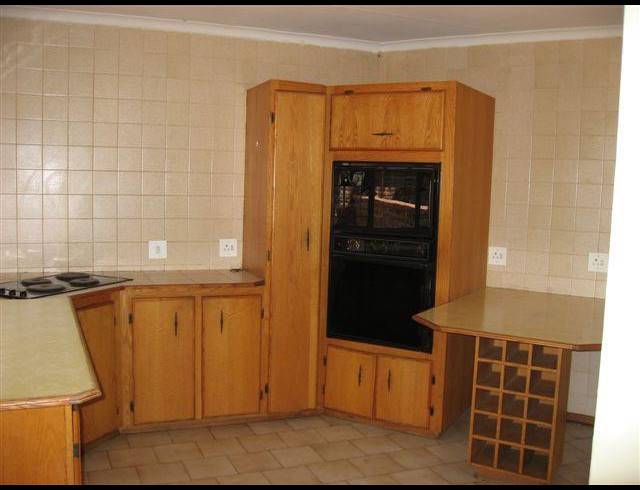 3 BEDROOM PROPERTY TO RENT IN CHROOM PARK